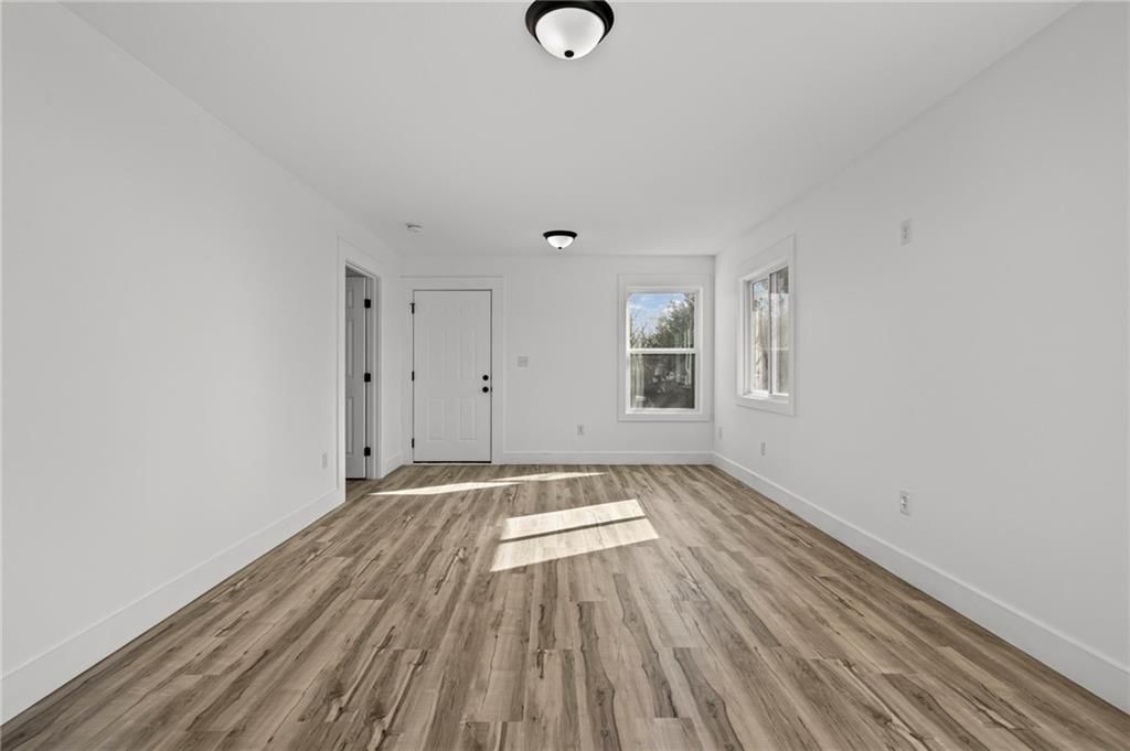 61 Maple Drive — photo 8