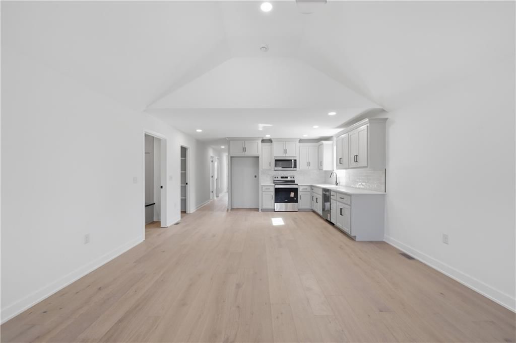 309 N Cedar Avenue — photo 6
