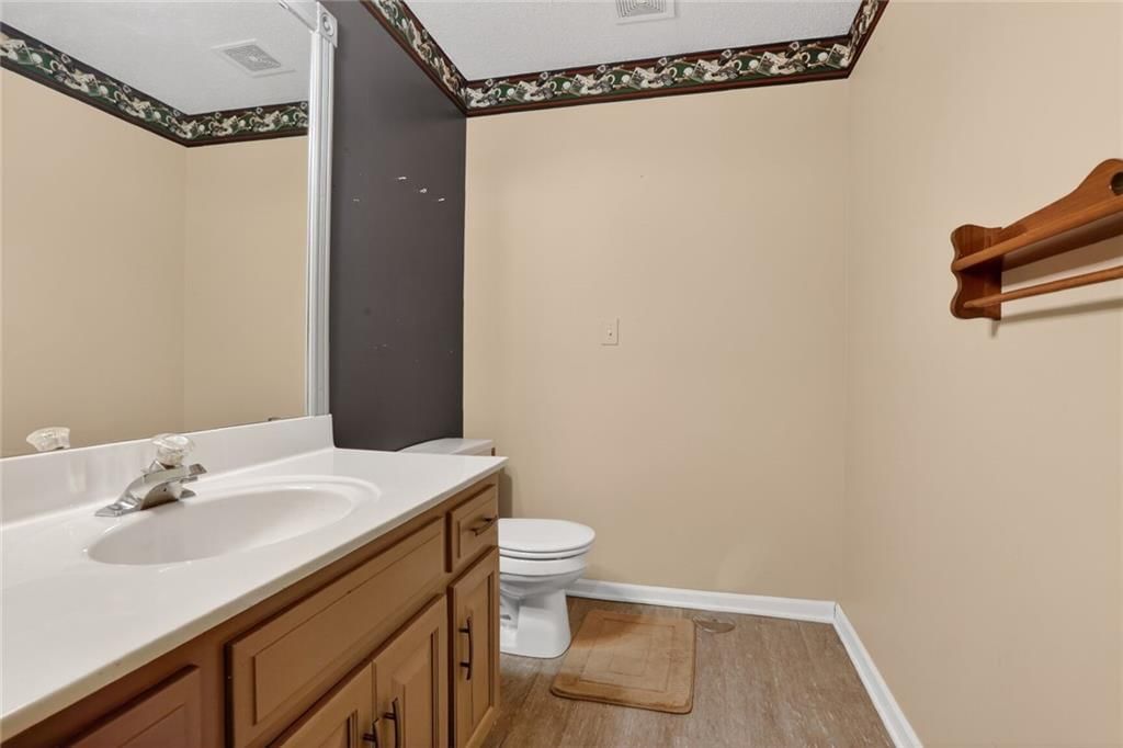 808 Golden Court — photo 20