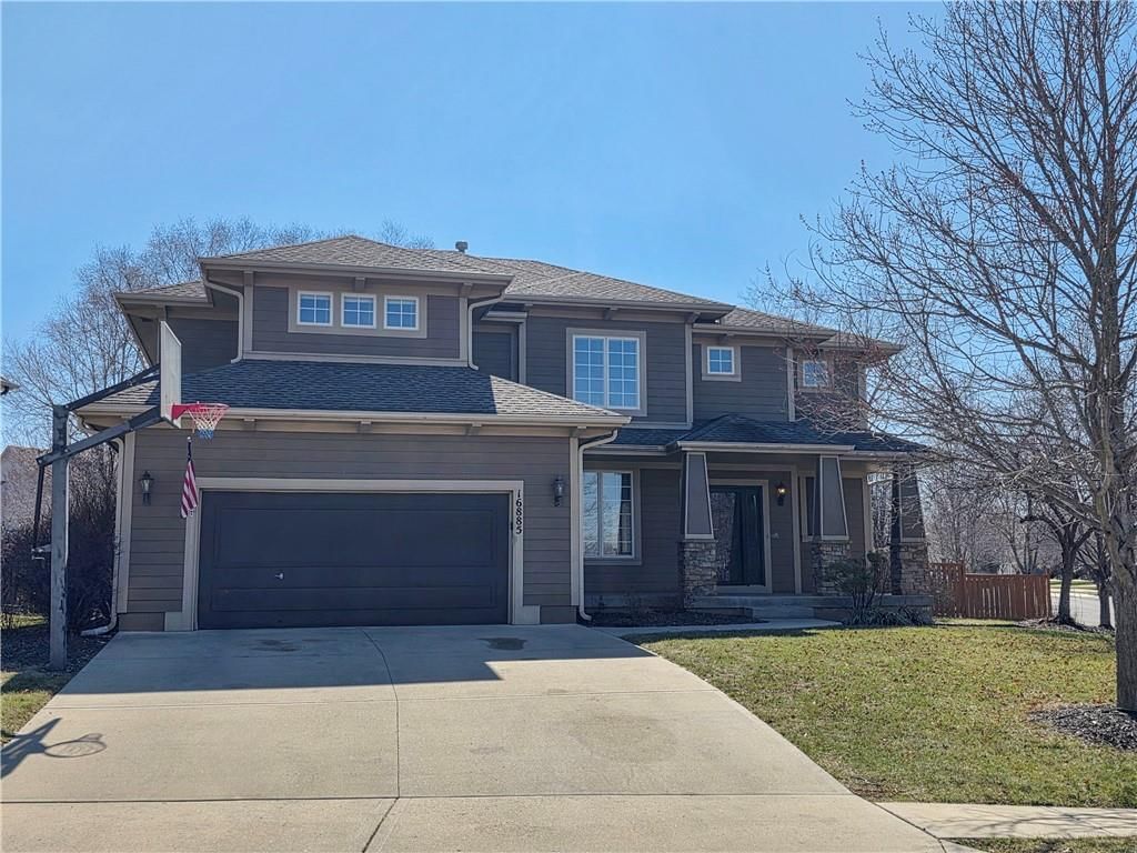 16885 W 161st Terrace, Olathe, KS