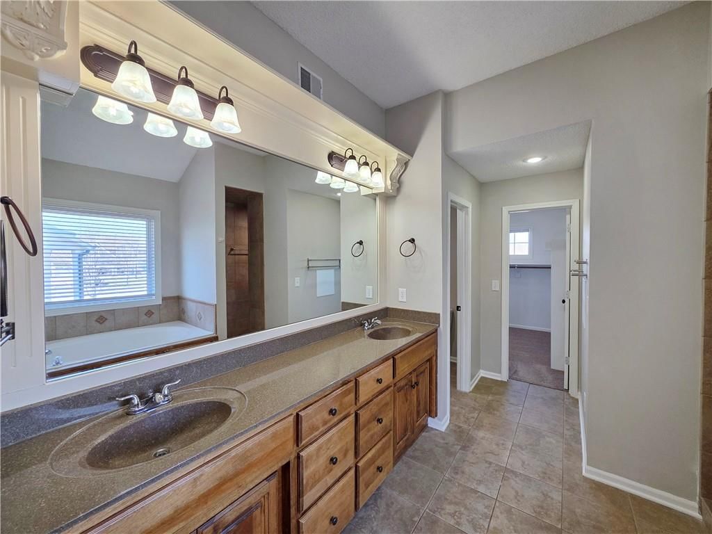 16885 W 161st Terrace — photo 7