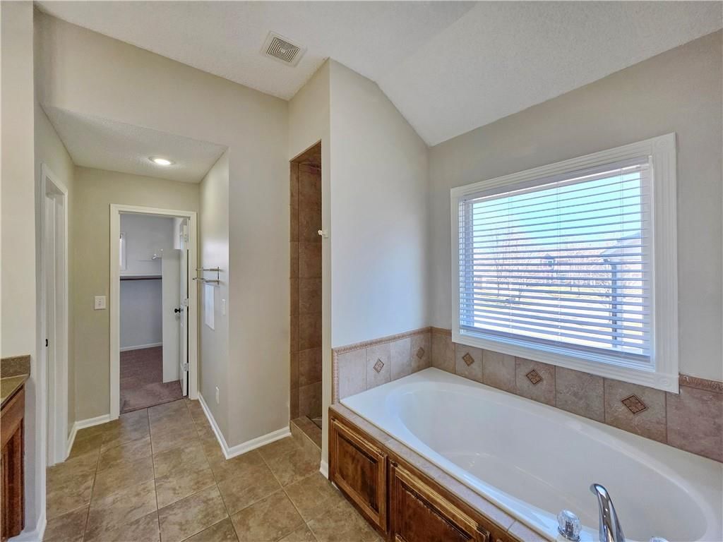 16885 W 161st Terrace — photo 8