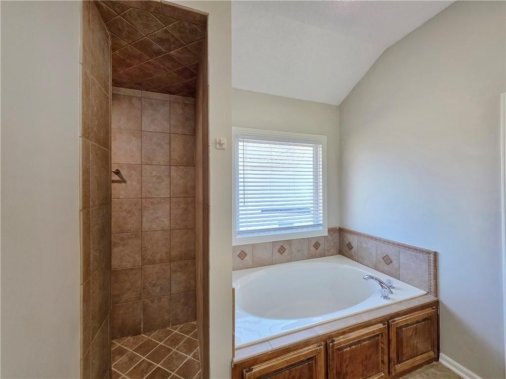 16885 W 161st Terrace — photo 9