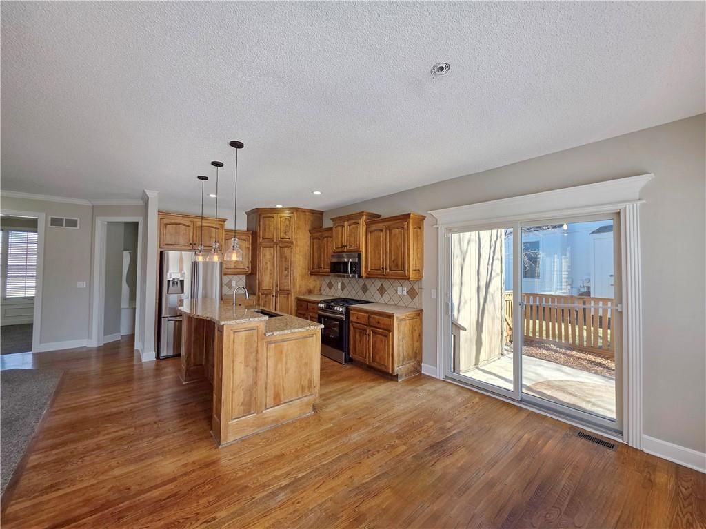 16885 W 161st Terrace — photo 36