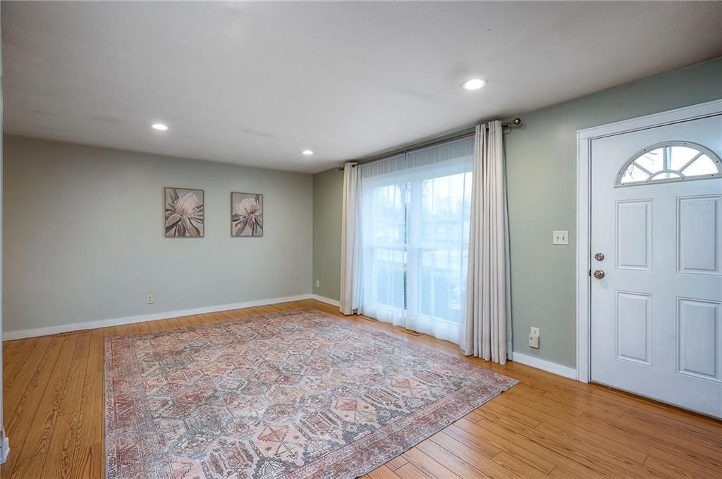 8539 Barnett Avenue — photo 4