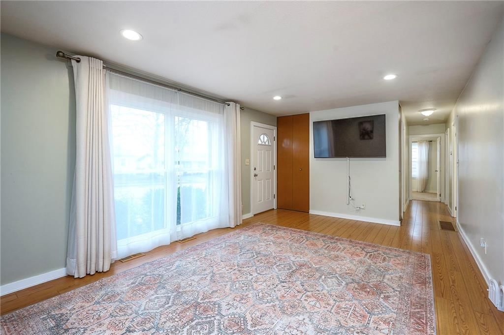 8539 Barnett Avenue — photo 6
