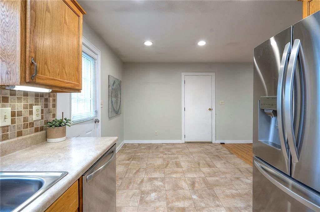 8539 Barnett Avenue — photo 12