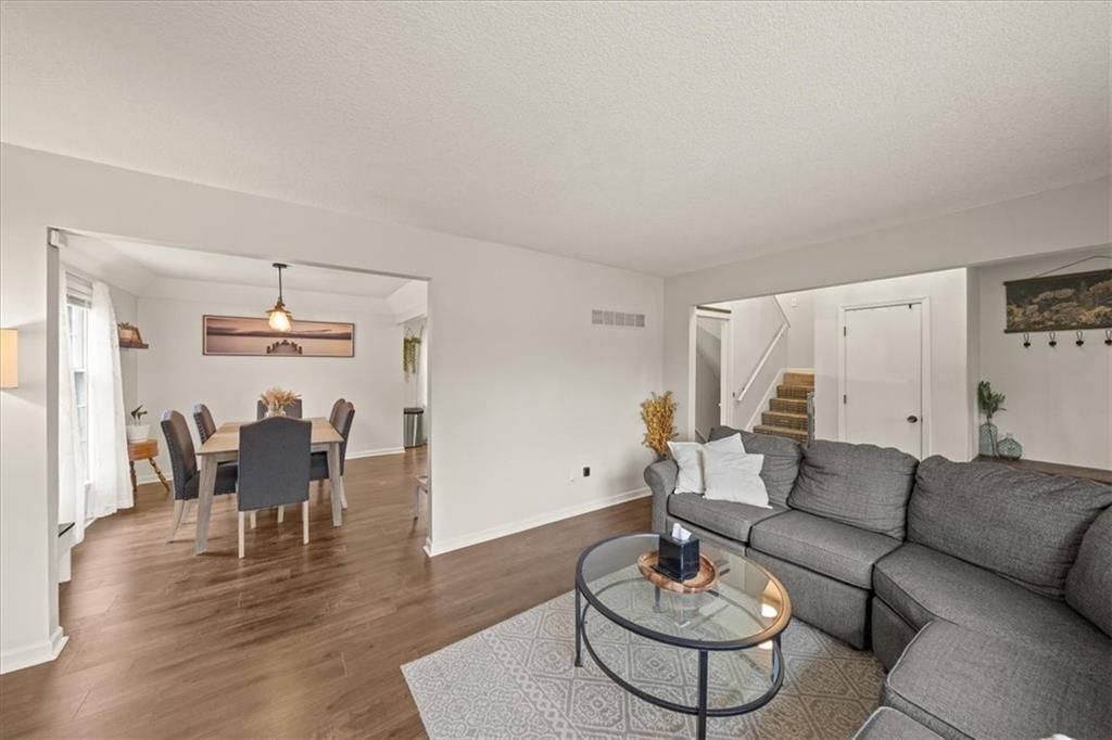9105 England Street — photo 7