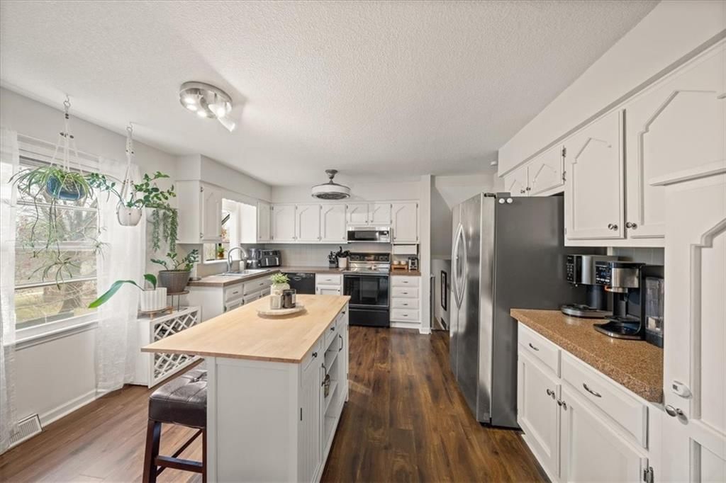 9105 England Street — photo 11