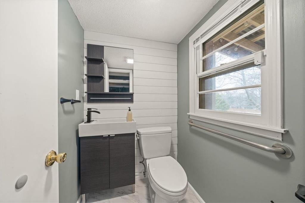 9105 England Street — photo 24