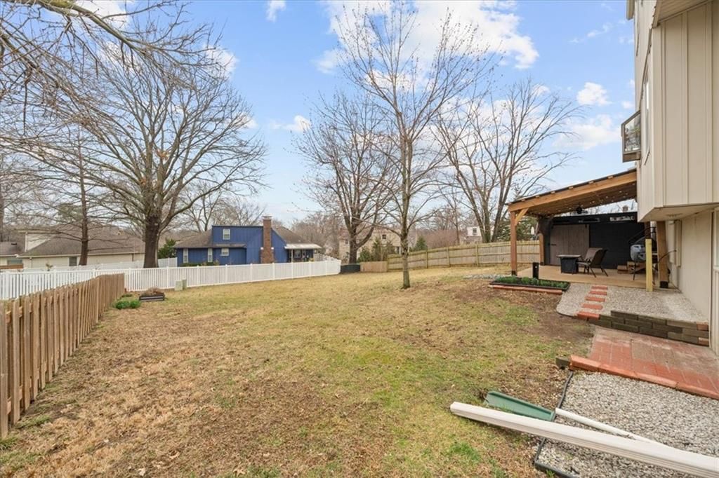 9105 England Street — photo 26