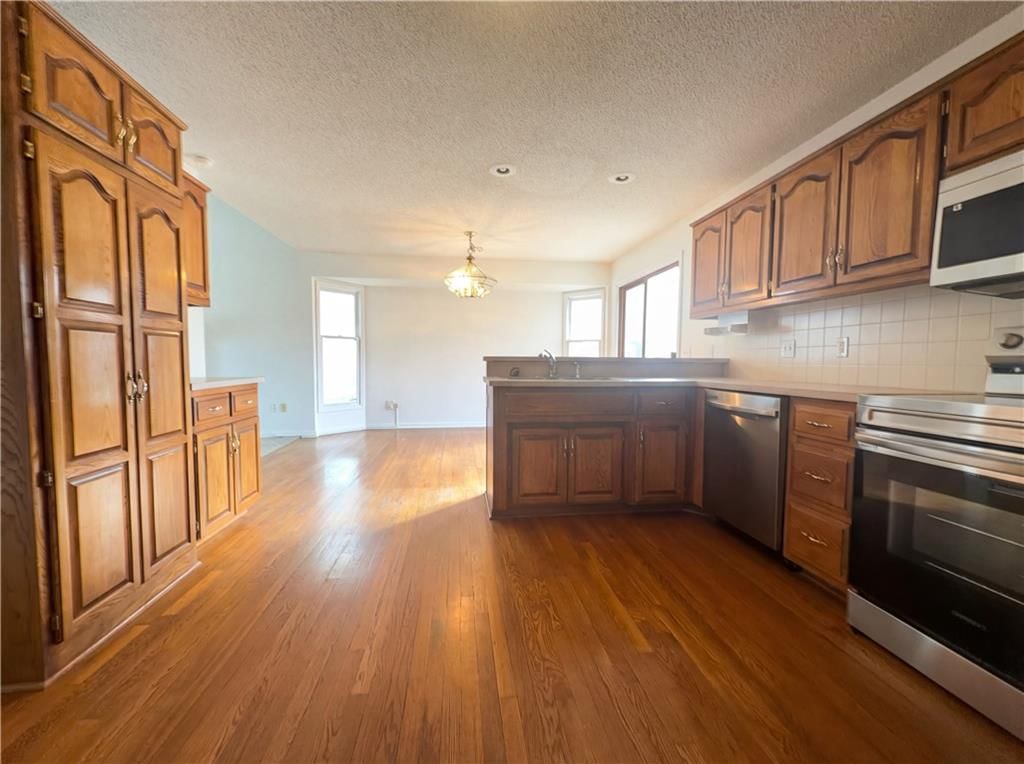 14110 Lora Street — photo 2