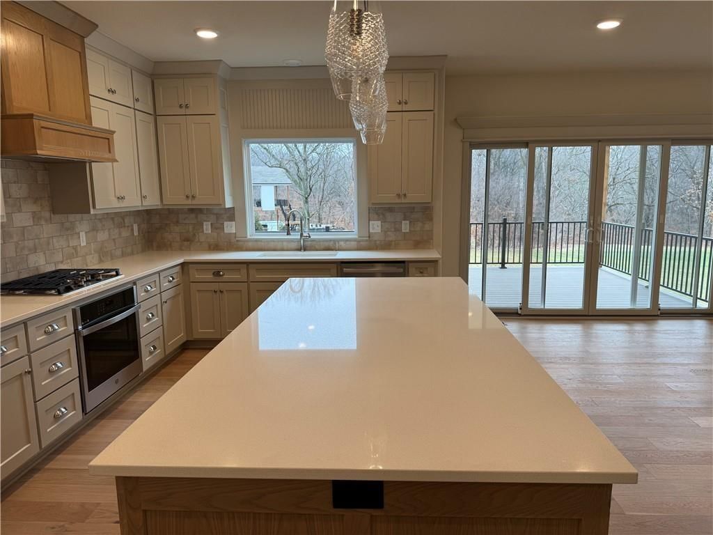 5812 NW Black Oak Court — photo 8