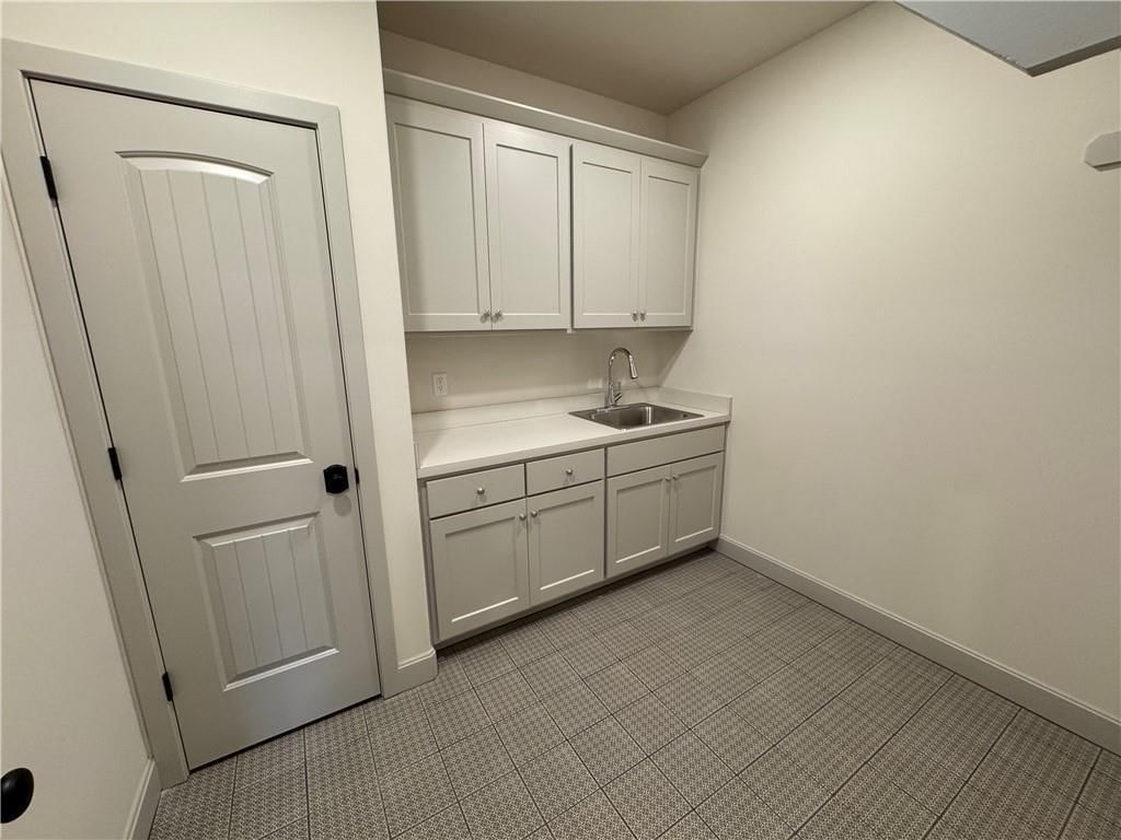 5812 NW Black Oak Court — photo 10