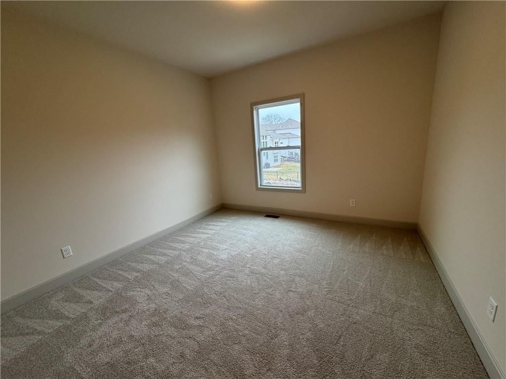 5812 NW Black Oak Court — photo 12