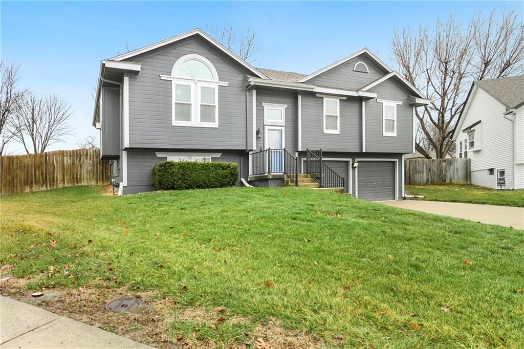 1128 N Mohican Court, Independence, MO
