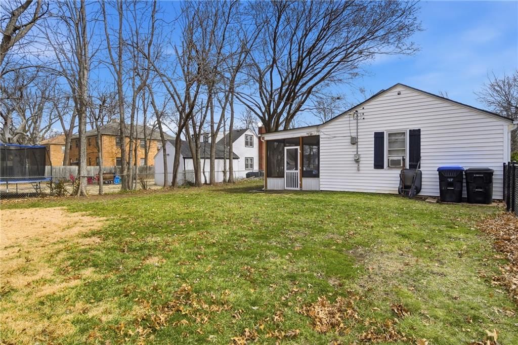 1721 SW High Avenue — photo 5