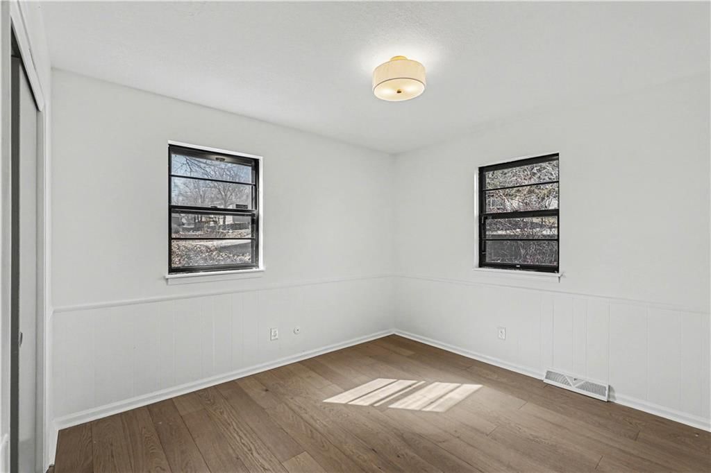 1516 E 99th Street — photo 15