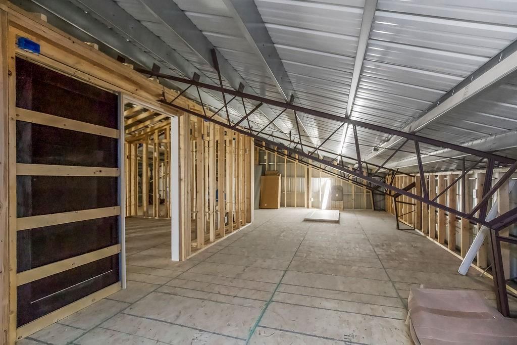 992 E 750 Road — photo 12
