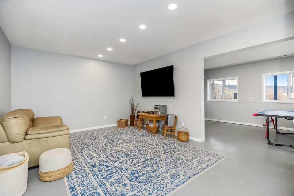 992 E 750 Road — photo 32