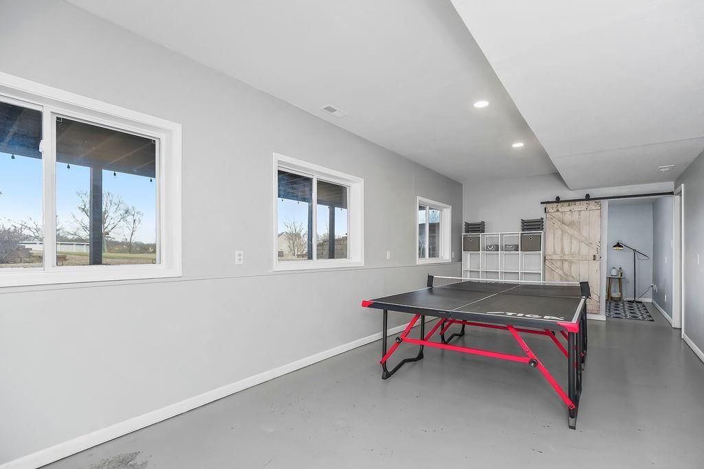 992 E 750 Road — photo 33