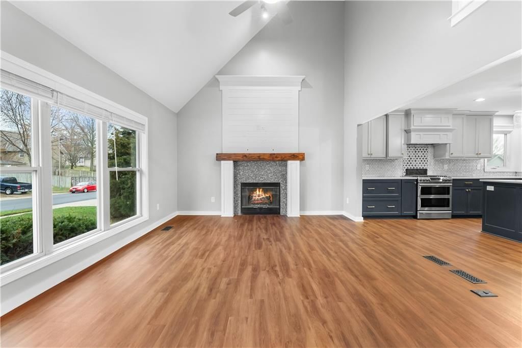 8704 N Wheaton Court — photo 2