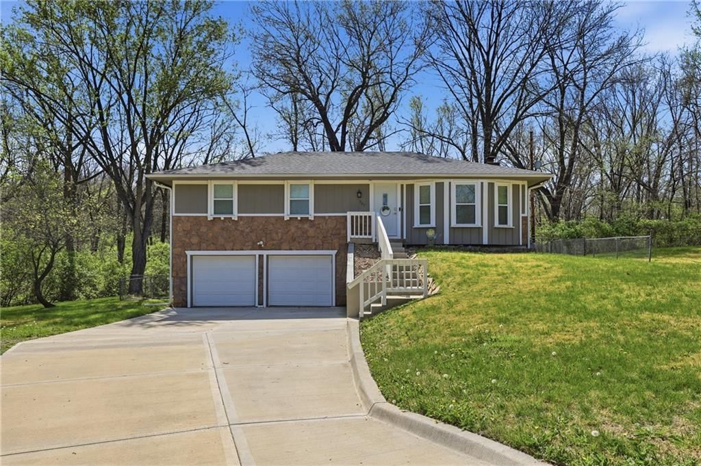 907 Josela Court, Leavenworth, KS