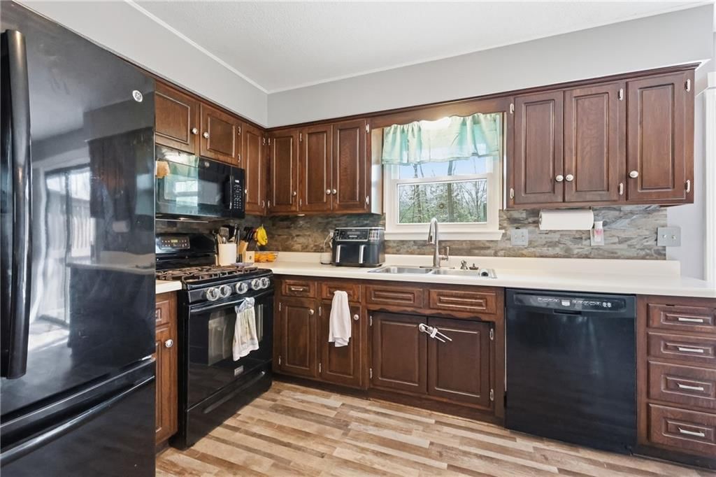 907 Josela Court — photo 11
