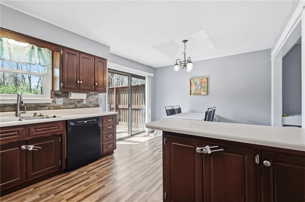 907 Josela Court — photo 12
