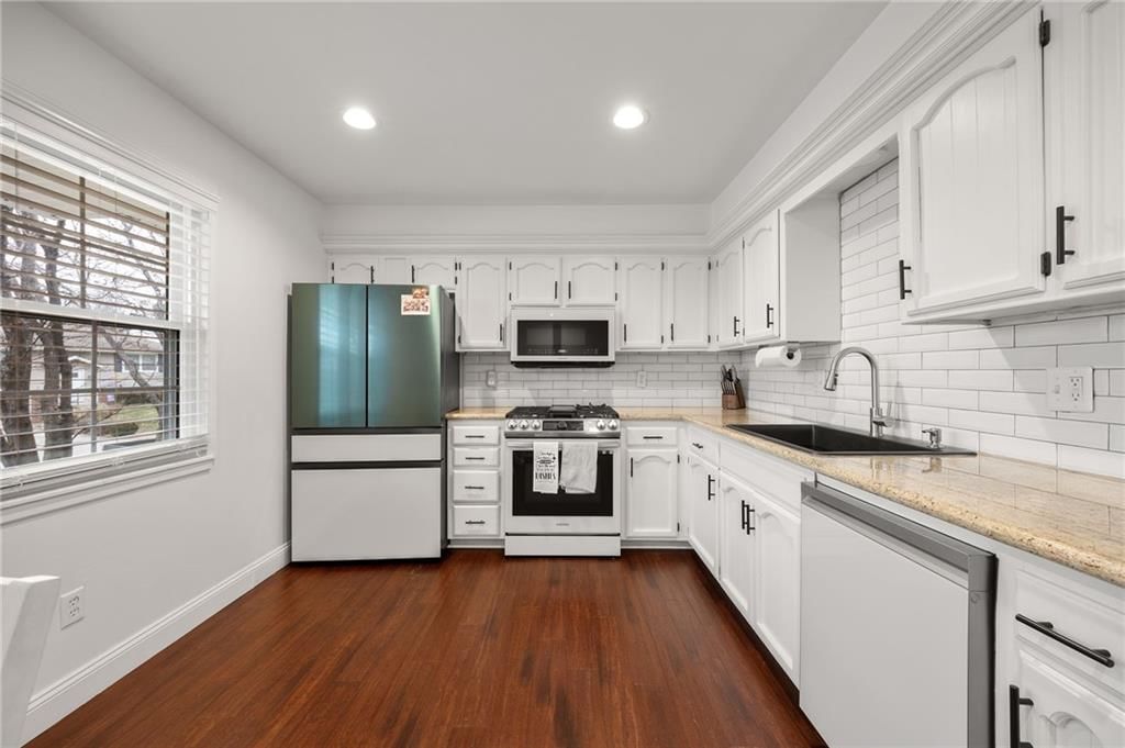 1923 SW 5TH Street — photo 10