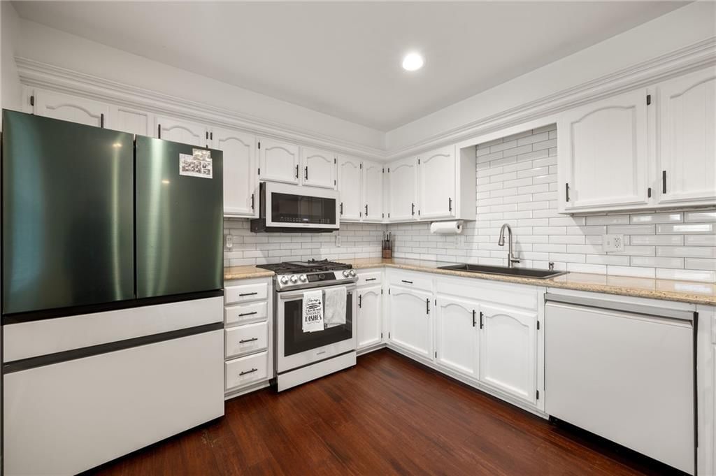 1923 SW 5TH Street — photo 11