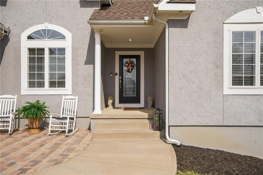 906 NW Magnolia Lane — photo 2