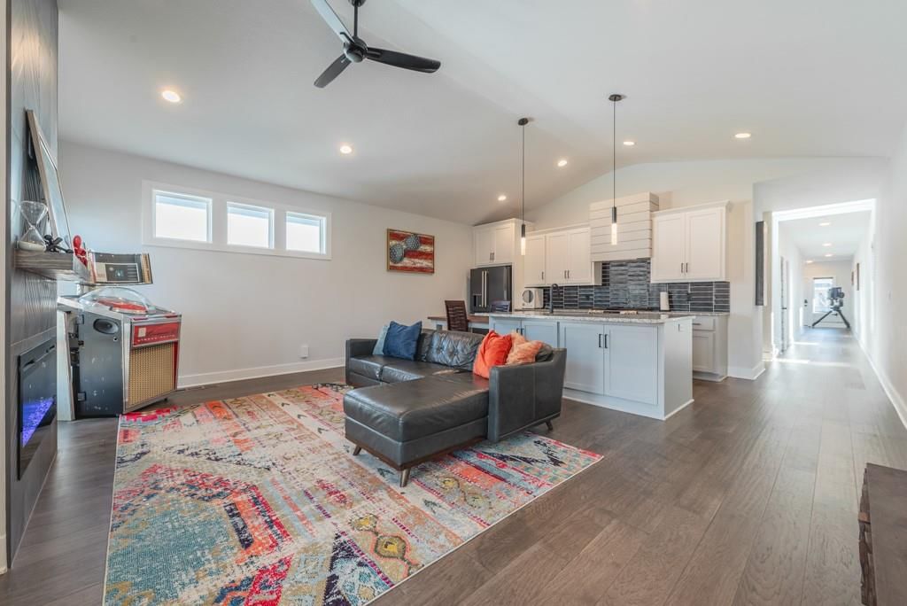 4436 TRACY Avenue — photo 17