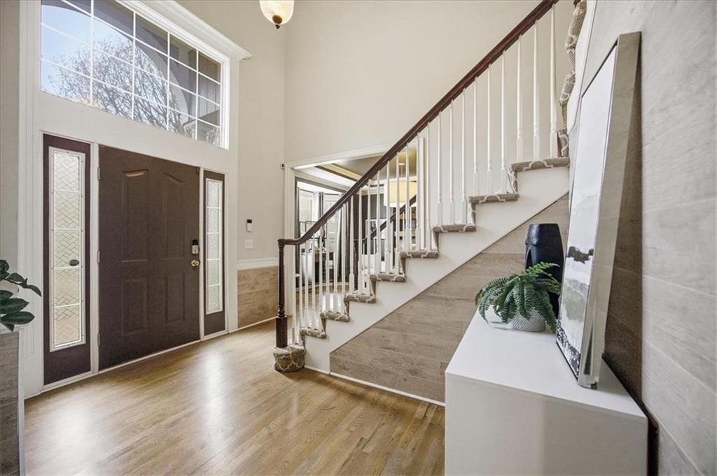 4439 Meadow View Drive — photo 3