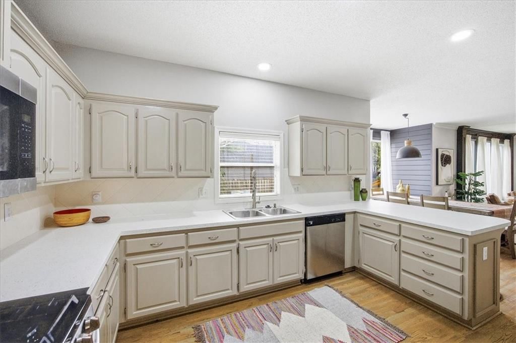 4439 Meadow View Drive — photo 12
