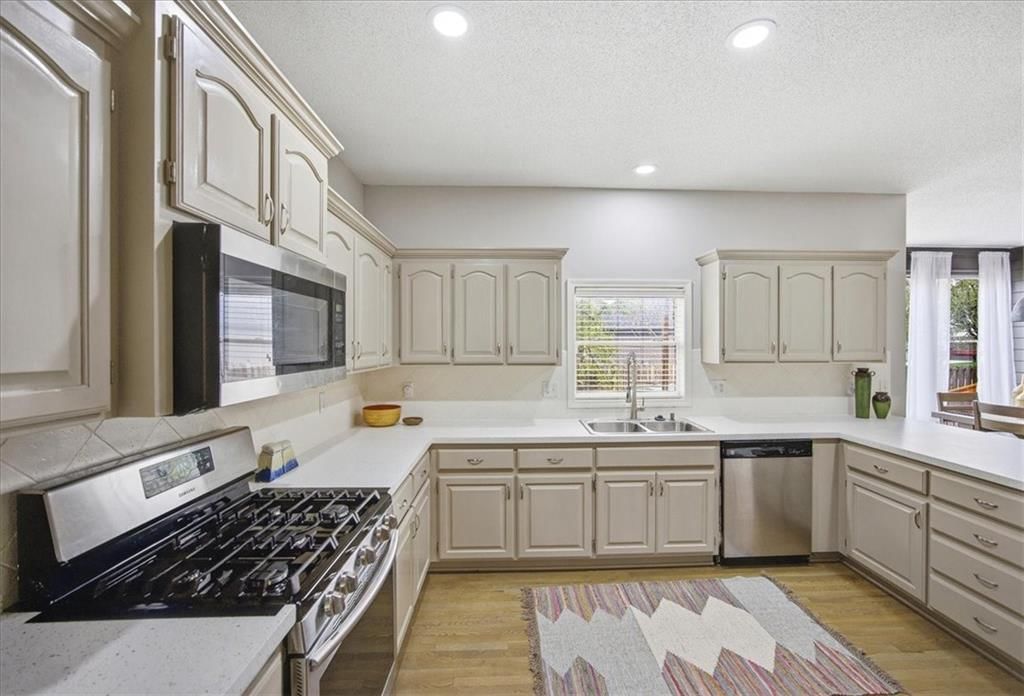 4439 Meadow View Drive — photo 13