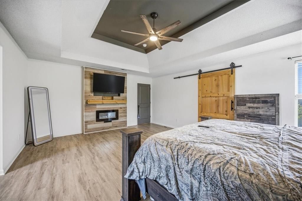 4439 Meadow View Drive — photo 16