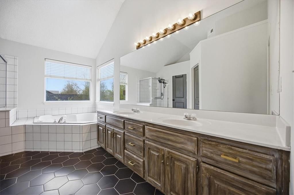 4439 Meadow View Drive — photo 17