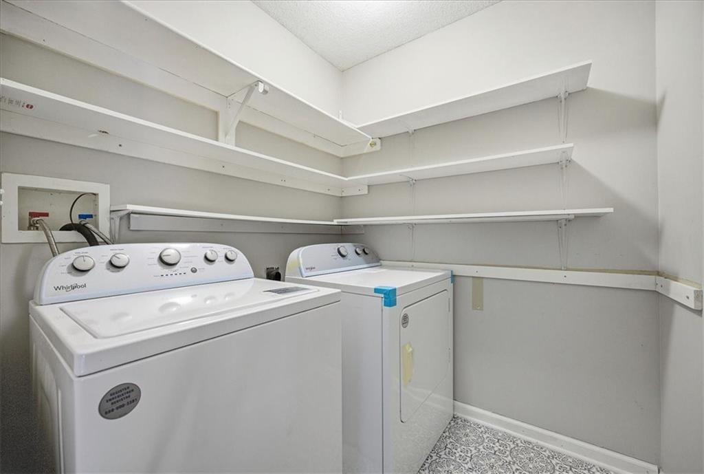 4439 Meadow View Drive — photo 21
