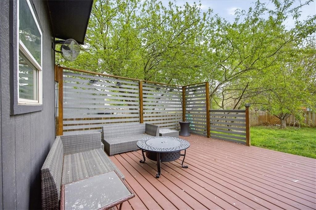 4439 Meadow View Drive — photo 31