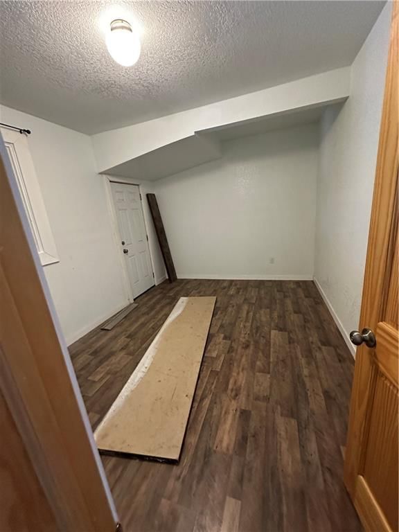 2323 JACKSON Avenue — photo 2
