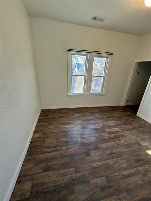 2323 JACKSON Avenue — photo 3