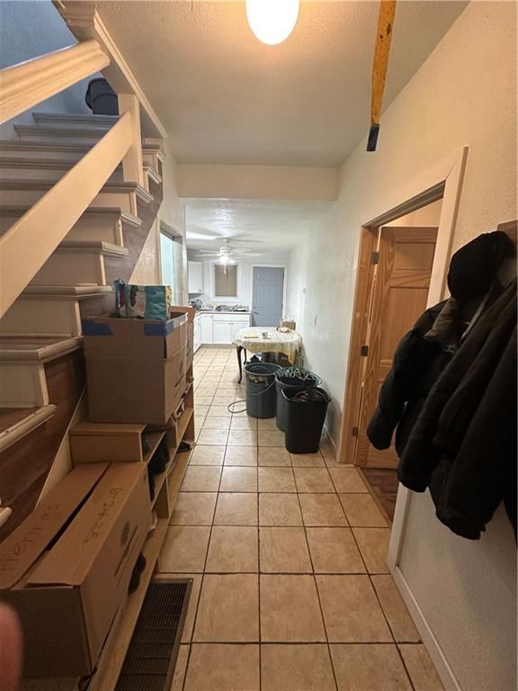 2323 JACKSON Avenue — photo 4