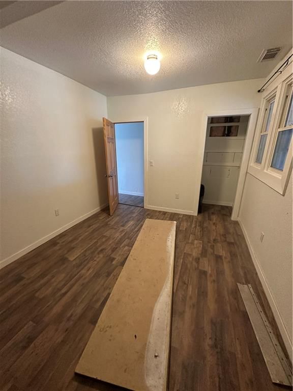 2323 JACKSON Avenue — photo 6