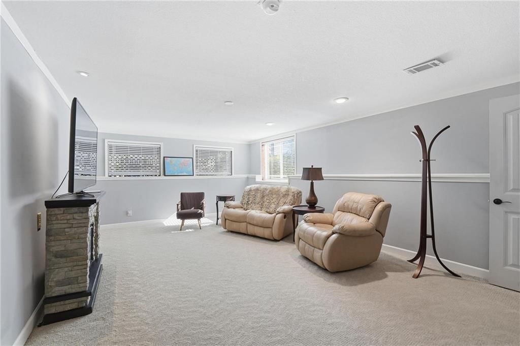 1363 Brompton Lane — photo 29