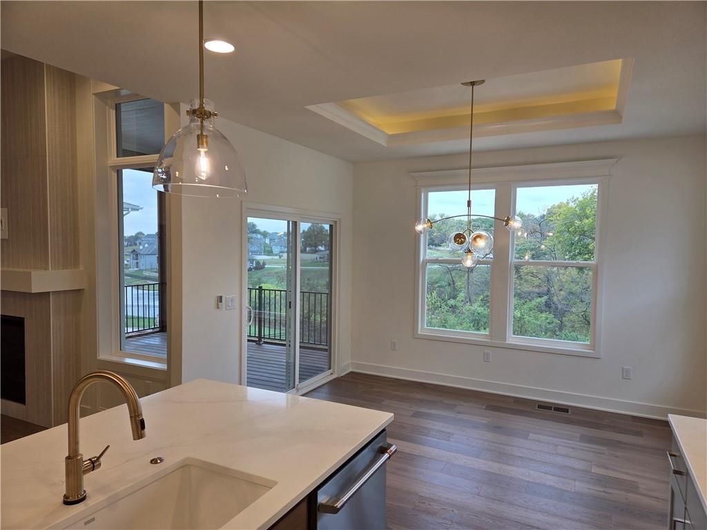 7238 Richards Drive — photo 8