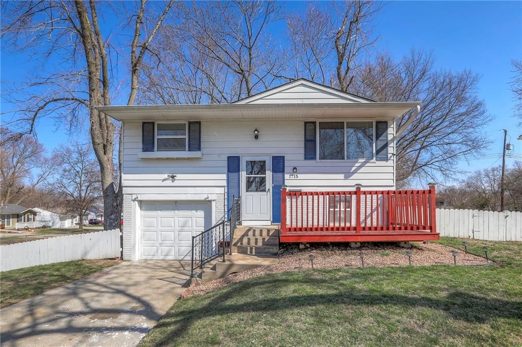 1715 Viking Drive, Independence, MO