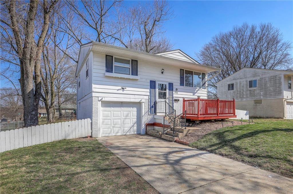 1715 Viking Drive — photo 2