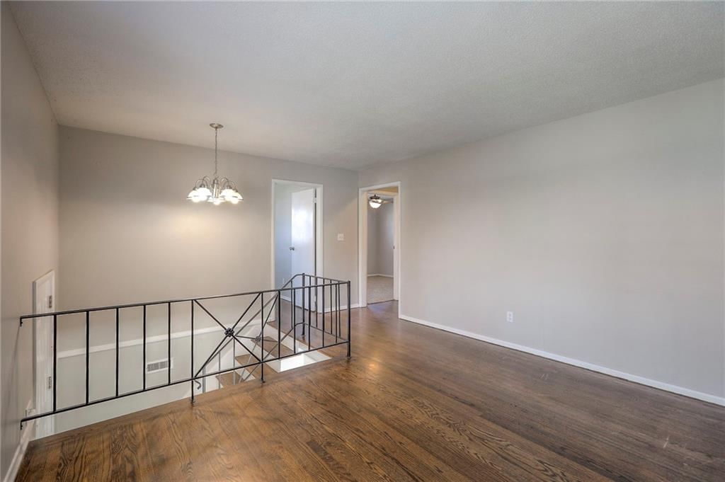 1715 Viking Drive — photo 5