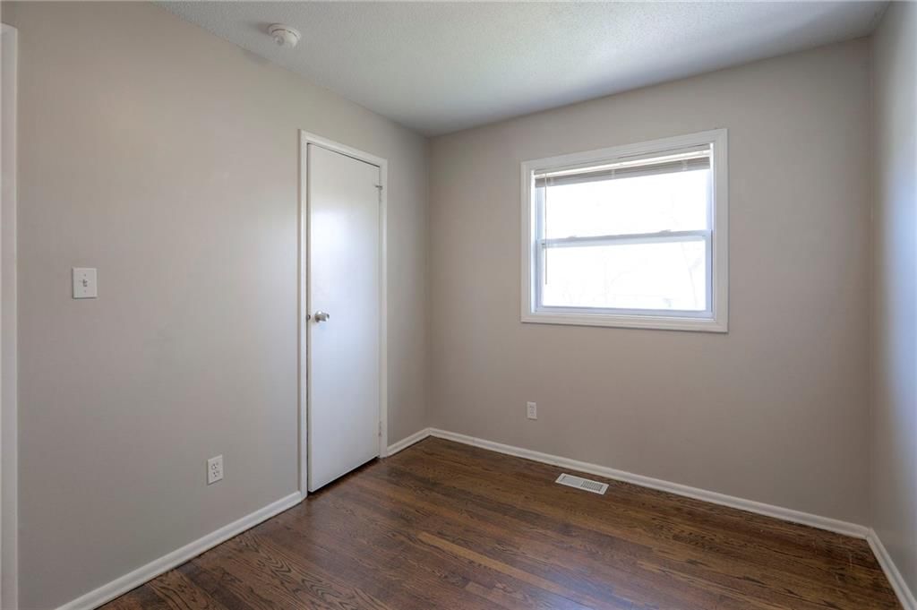 1715 Viking Drive — photo 12